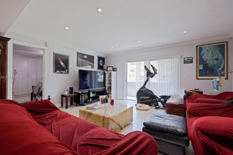 Купить кондоминиум в Майами, Флорида 3 спальни, 118.08м2, № 2035986 - фото 2