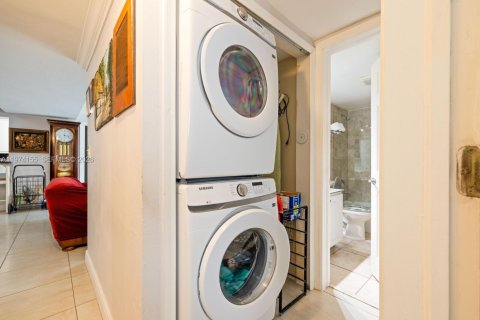 Купить кондоминиум в Майами, Флорида 3 спальни, 118.08м2, № 2035986 - фото 16