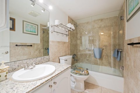 Купить кондоминиум в Майами, Флорида 3 спальни, 118.08м2, № 2035986 - фото 14