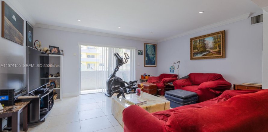 Кондоминиум с 3 спальнями в Майами, Флорида № 2035986