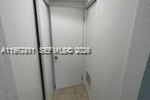 Condominio en venta en Plantation, Florida, 1 dormitorio, 68.38 m2 № 2024144 - foto 7