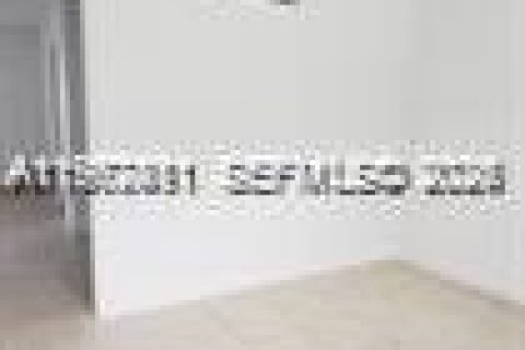 Condominio en venta en Plantation, Florida, 1 dormitorio, 68.38 m2 № 2024144 - foto 13