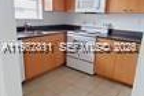 Condominio en venta en Plantation, Florida, 1 dormitorio, 68.38 m2 № 2024144 - foto 4