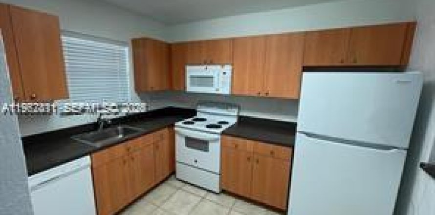 Condominio en Plantation, Florida, 1 dormitorio  № 2024144
