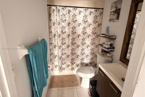 Copropriété à louer à Doral, Floride: 2 chambres, 80.82 m2 № 1975481 - photo 8