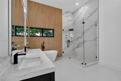 Villa ou maison à vendre à Fort Lauderdale, Floride: 3 chambres, 325.16 m2 № 2185894 - photo 6