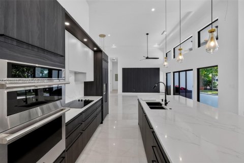 Villa ou maison à vendre à Fort Lauderdale, Floride: 3 chambres, 325.16 m2 № 2185894 - photo 17