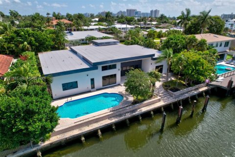 Villa ou maison à vendre à Fort Lauderdale, Floride: 3 chambres, 325.16 m2 № 2185894 - photo 2