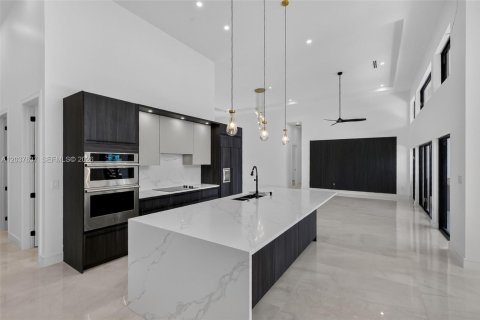 Villa ou maison à vendre à Fort Lauderdale, Floride: 3 chambres, 325.16 m2 № 2185894 - photo 4