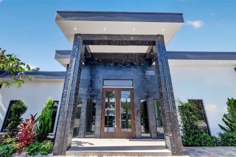 Villa ou maison à vendre à Fort Lauderdale, Floride: 3 chambres, 325.16 m2 № 2185894 - photo 11