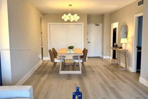 Condo in Sunny Isles Beach, Florida, 1 bedroom  № 1817565 - photo 7