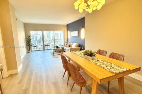 Condo in Sunny Isles Beach, Florida, 1 bedroom  № 1817565 - photo 3