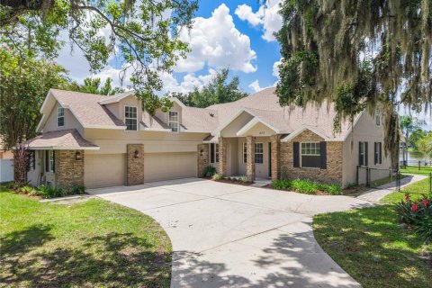 House in Orlando, Florida 4 bedrooms, 377 sq.m. № 2298360