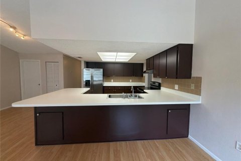 Villa ou maison à vendre à San Antonio, Floride: 3 chambres, 161.84 m2 № 2408417 - photo 2
