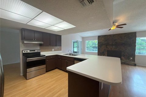 Villa ou maison à vendre à San Antonio, Floride: 3 chambres, 161.84 m2 № 2408417 - photo 8