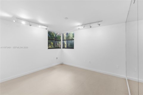 Condo in Key Biscayne, Florida, 3 bedrooms № 2033295 - photo 20