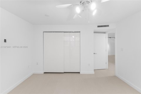 Condo in Key Biscayne, Florida, 3 bedrooms № 2033295 - photo 18