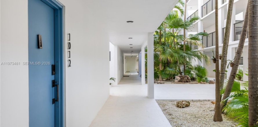 Condo in Key Biscayne, Florida, 3 bedrooms № 2033295