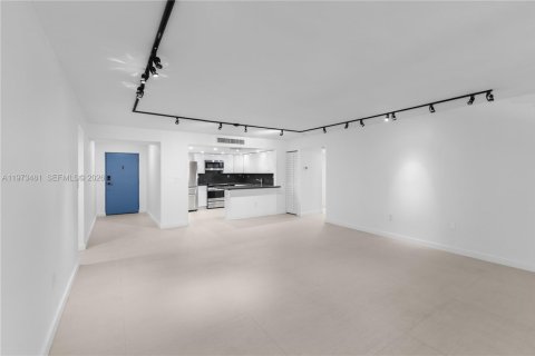 Condo in Key Biscayne, Florida, 3 bedrooms № 2033295 - photo 9