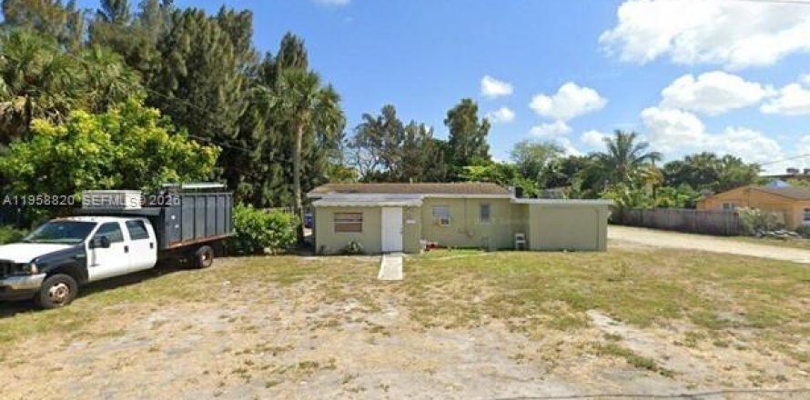 House in Pompano Beach, Florida 2 bedrooms, 138.8 sq.m. № 2017564