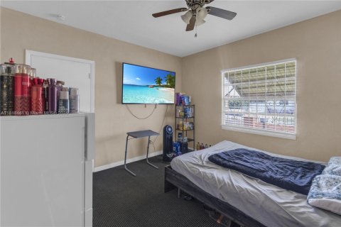 Casa en venta en Miami, Florida, 2 dormitorios, 74.69 m2 № 1939334 - foto 8