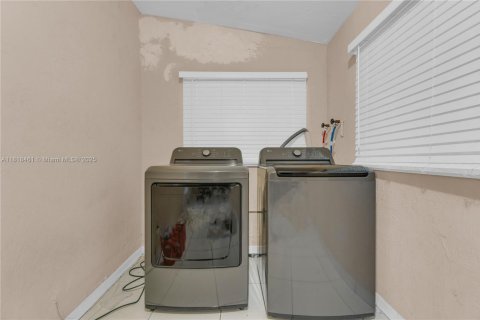 Casa en venta en Miami, Florida, 2 dormitorios, 74.69 m2 № 1939334 - foto 26