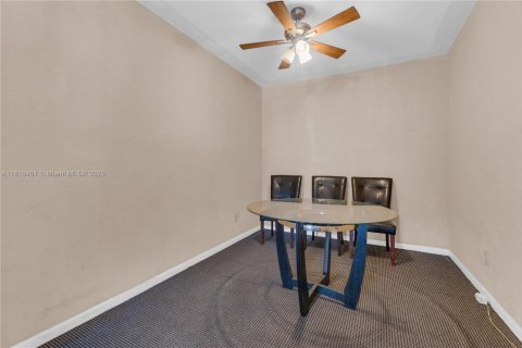 Casa en venta en Miami, Florida, 2 dormitorios, 74.69 m2 № 1939334 - foto 18