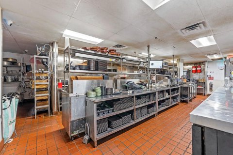 Propiedad comercial en venta en Coral Springs, Florida № 1708552 - foto 18