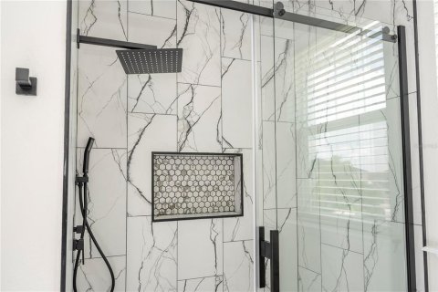 Casa en venta en Orlando, Florida, 4 dormitorios, 276.76 m2 № 1781172 - foto 19