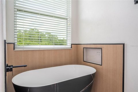 Casa en venta en Orlando, Florida, 4 dormitorios, 276.76 m2 № 1781172 - foto 24