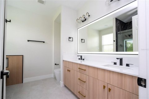 Casa en venta en Orlando, Florida, 4 dormitorios, 276.76 m2 № 1781172 - foto 22