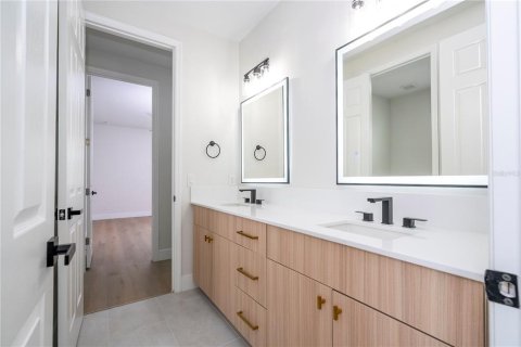 Casa en venta en Orlando, Florida, 4 dormitorios, 276.76 m2 № 1781172 - foto 18