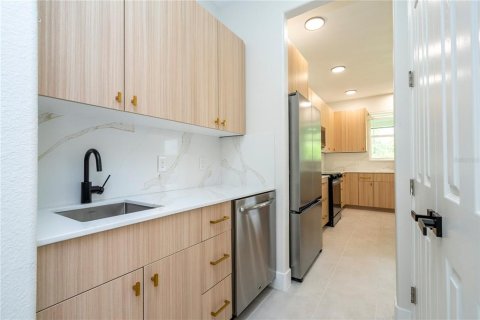 Casa en venta en Orlando, Florida, 4 dormitorios, 276.76 m2 № 1781172 - foto 8