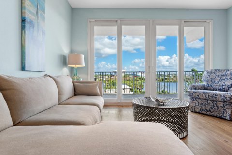 Condo in Panama City Beach, Florida, 3 bedrooms  № 558881 - photo 1