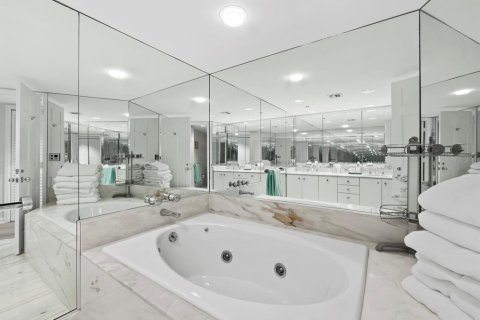 Copropriété à vendre à Longboat Key, Floride: 2 chambres, 148.83 m2 № 2391061 - photo 17