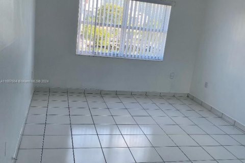 Condo in Sunny Isles Beach, Florida, 1 bedroom  № 1375508 - photo 11