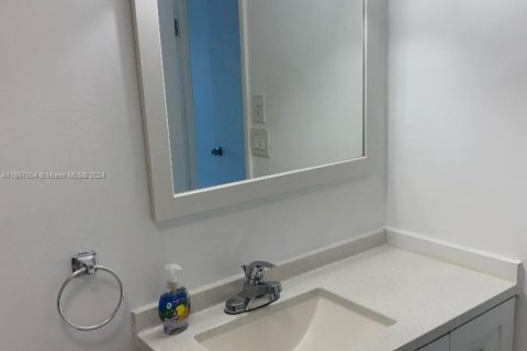 Condo in Sunny Isles Beach, Florida, 1 bedroom  № 1375508 - photo 12