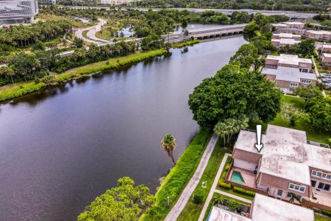 Townhouse in Palm Beach Gardens, Florida 3 bedrooms, 161.65 sq.m. № 2276107