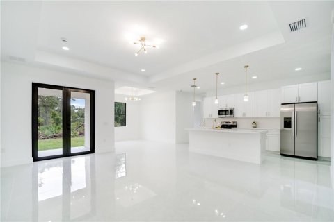 Casa en venta en Port Charlotte, Florida, 4 dormitorios, 165.64 m2 № 2220912 - foto 12