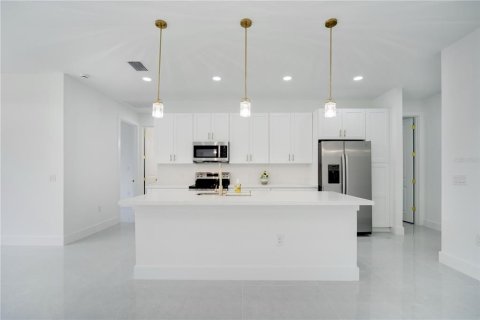 Casa en venta en Port Charlotte, Florida, 4 dormitorios, 165.64 m2 № 2220912 - foto 9