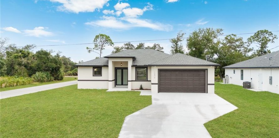 Casa en Port Charlotte, Florida 4 dormitorios, 165.64 m2 № 2220912
