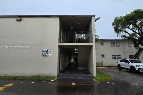 Condominio en venta en Miami, Florida, 1 dormitorio, 51.84 m2 № 2077628 - foto 14
