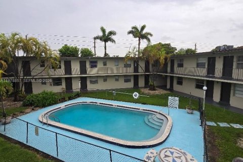 Condominio en venta en Miami, Florida, 1 dormitorio, 51.84 m2 № 2077628 - foto 16