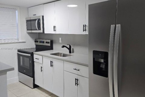 Condominio en venta en Miami, Florida, 1 dormitorio, 51.84 m2 № 2077628 - foto 5