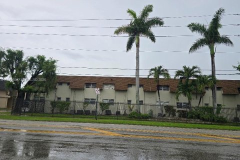 Condominio en venta en Miami, Florida, 1 dormitorio, 51.84 m2 № 2077628 - foto 12