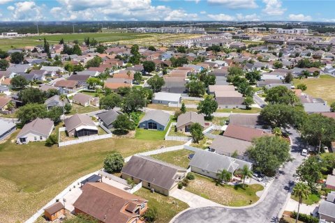 Casa en venta en Davenport, Florida, 4 dormitorios, 179.67 m2 № 1821020 - foto 29