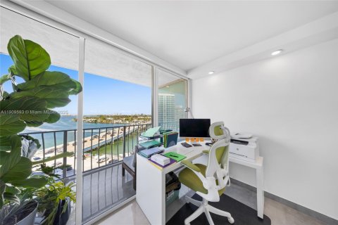 Condominio en venta en North Bay Village, Florida, 2 dormitorios, 95.69 m2 № 1965284 - foto 19