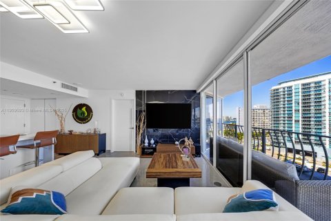 Condominio en venta en North Bay Village, Florida, 2 dormitorios, 95.69 m2 № 1965284 - foto 7