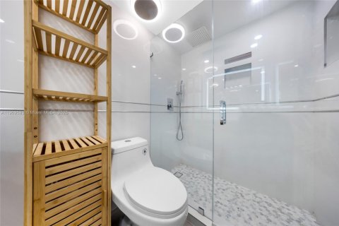 Condominio en venta en North Bay Village, Florida, 2 dormitorios, 95.69 m2 № 1965284 - foto 22