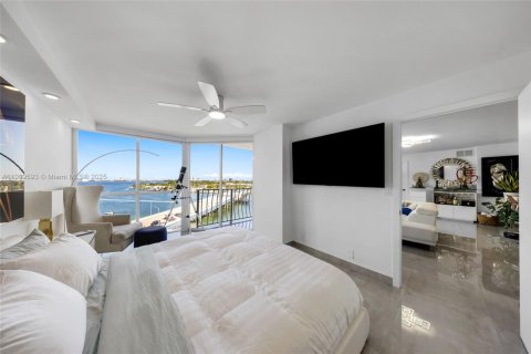 Condominio en venta en North Bay Village, Florida, 2 dormitorios, 95.69 m2 № 1965284 - foto 12
